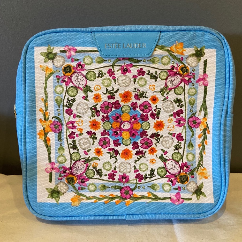 Add onto bundle (no charge)- Estée Lauder bag